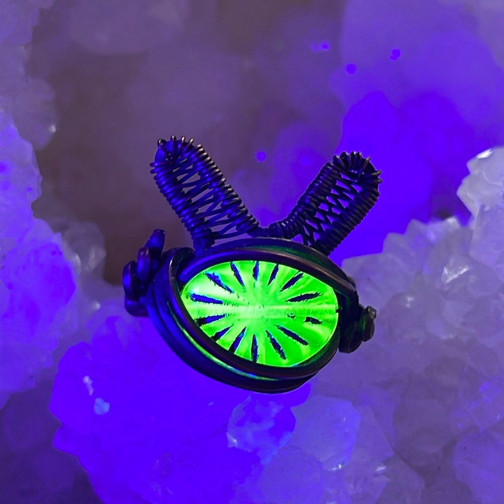 Uranium Czech Glass Rabbit copper wrapped weaved ring 🐰💚✨